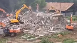 Andhra Pradesh authorities demolish YSRCP office building